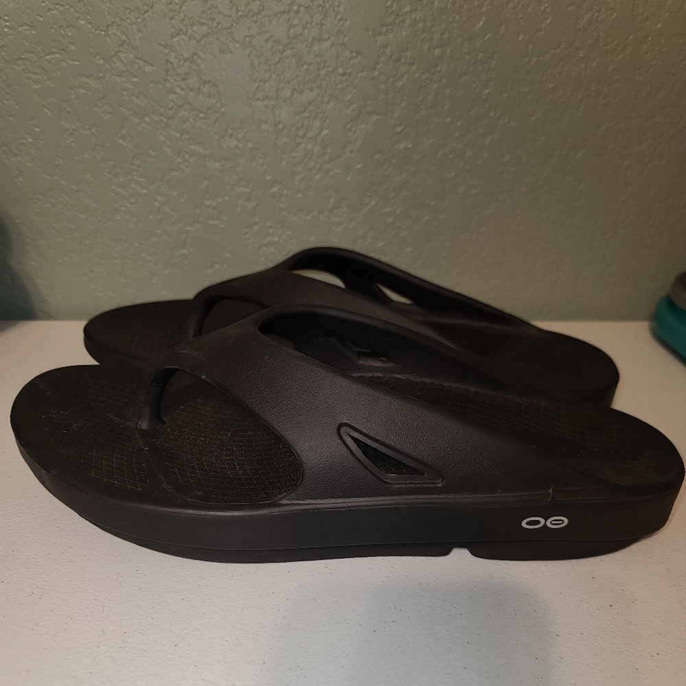 OOFOS Ooriginal Black Flip Flop Sandals Comfort Recovery Mens size 12